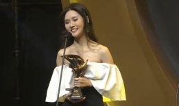 领奖女主播,闪耀舞台，成就非凡人生
