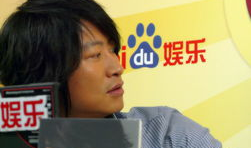 游鸿明照片,深情演绎，音乐才子的魅力瞬间