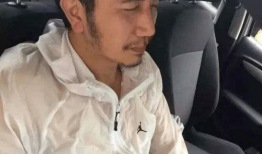 网红男生露齿笑,网红男生魅力绽放